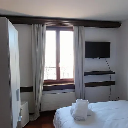 Castle View By Mk Hotel *
